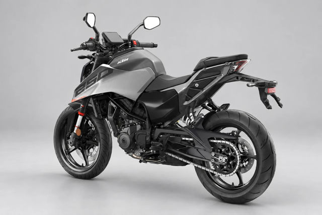 2026 KTM 250 Duke photo 5