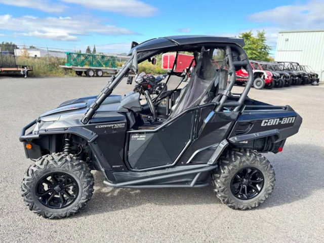 2018 Can-Am Commander™ LIMITED 1000R photo 2