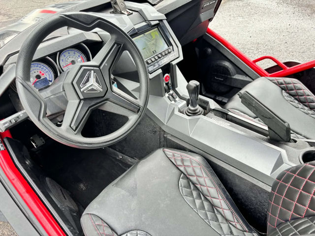 2018 Polaris Slingshot SL photo 5