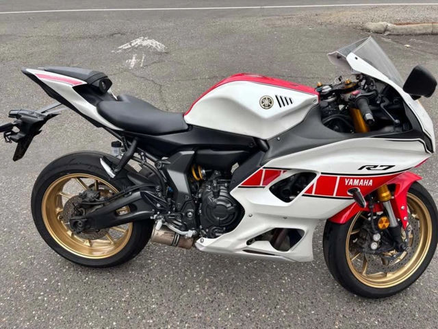 2022 Yamaha YZF-R7 photo 3