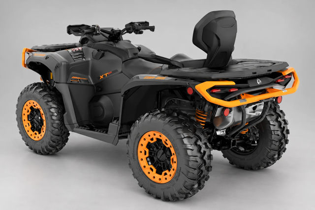 2026 Can-Am Outlander MAX XT-P 1000R with Smart-Shox and 10.25" photo 2