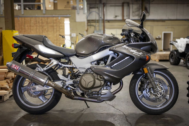 2001 Honda Superhawk photo 1
