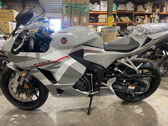2026 Honda CBR600RR photo 3