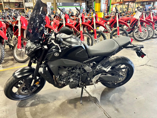 2023 Yamaha MT-09 photo 3