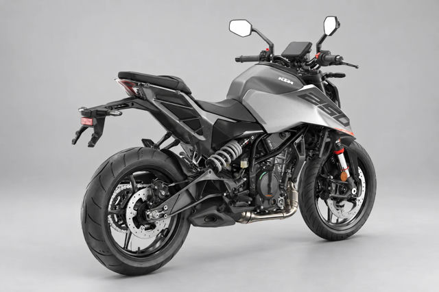 2026 KTM 250 Duke photo 4