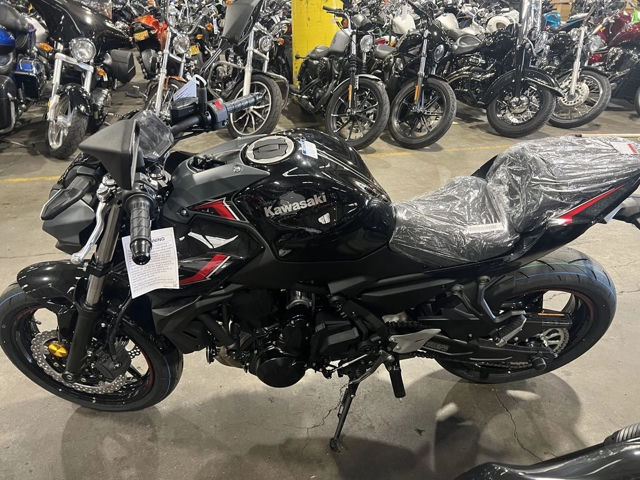 2025 Kawasaki Z650 photo 2