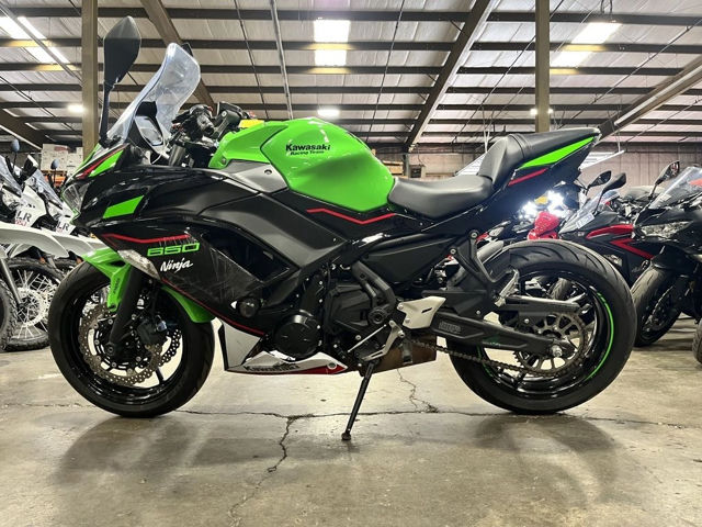 2022 Kawasaki Ninja® 650 ABS KRT Edition photo 2
