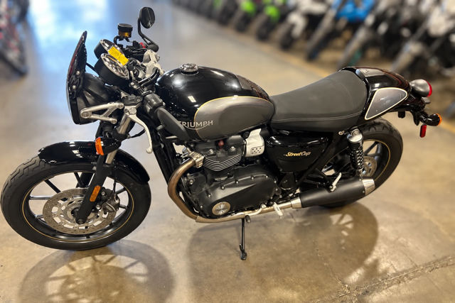 2017 Triumph Street Cup photo 2