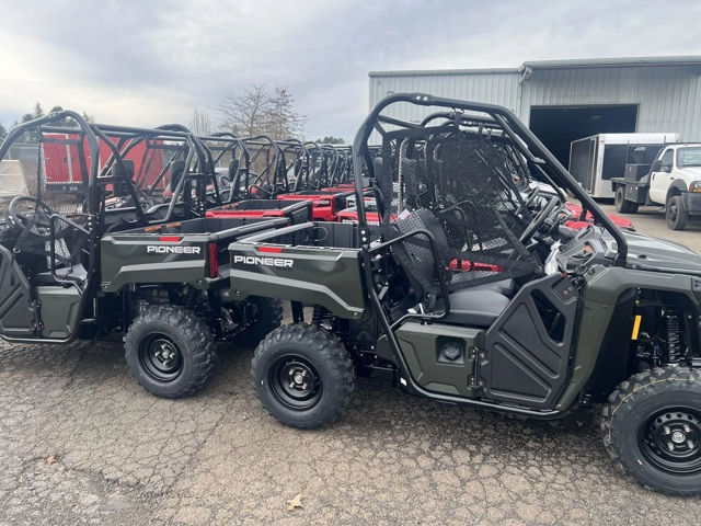 2026 Honda Pioneer 520 photo 3