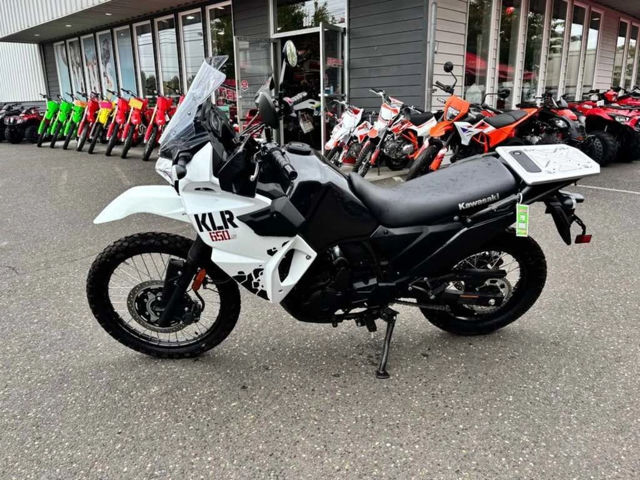 2025 Kawasaki KLR®650 S Pearl Crystal White/Metallic Carbon Gray ABS photo 2