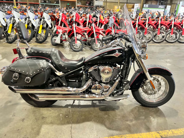 2023 Kawasaki VULCAN 900 CLASSIC LT photo 3