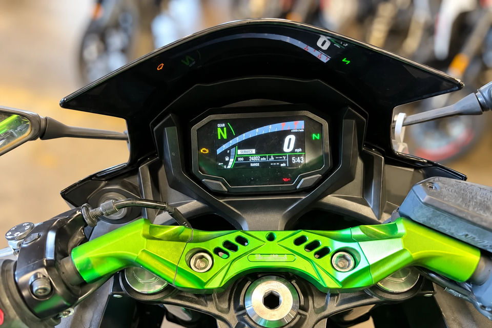 2022 Kawasaki Z650RS photo 4