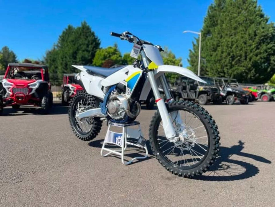 2025 Husqvarna FC 450 photo 3