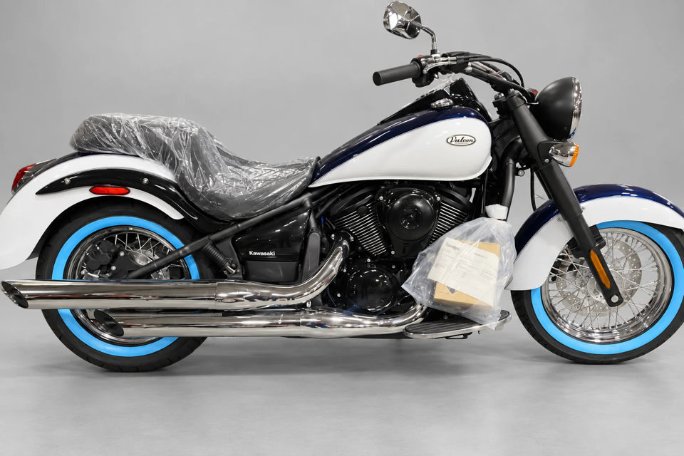 2026 Kawasaki Vulcan® 900 Classic photo 1