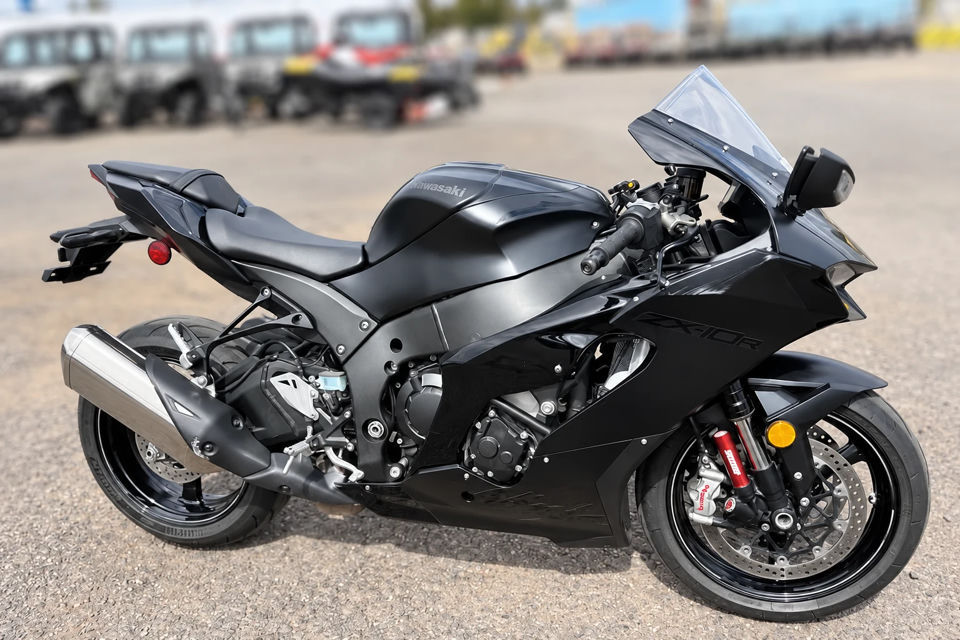 2024 Kawasaki Ninja® ZX™-10R photo 2