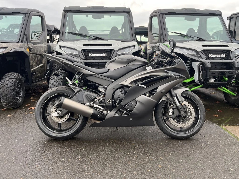 2016 Yamaha YZF-R6 photo 1