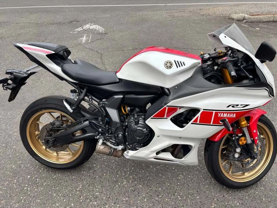2022 Yamaha YZF-R7 photo 3