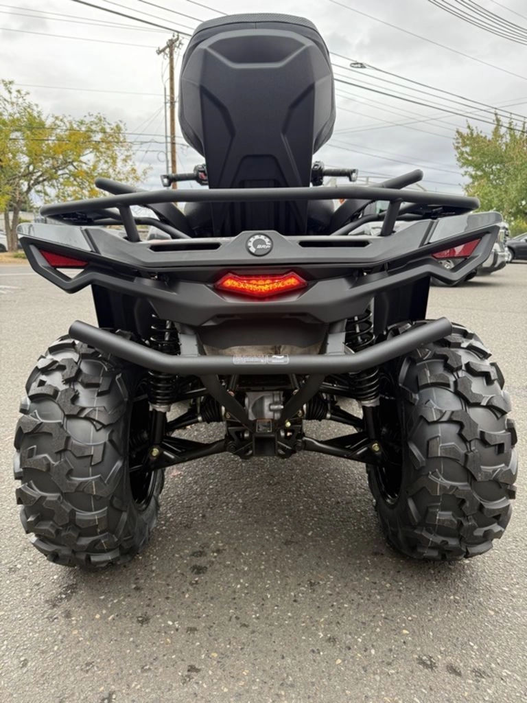 2027 Can-Am Outlander MAX XT 700 photo 3