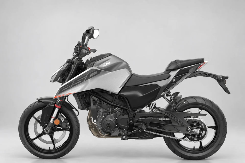 2026 KTM 250 Duke photo 3