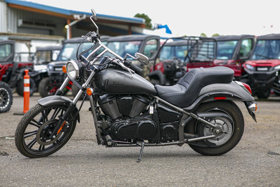 2024 Kawasaki Vulcan® 900 Classic Custom photo 9