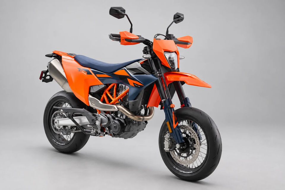 2026 KTM 690 SMC R photo 1