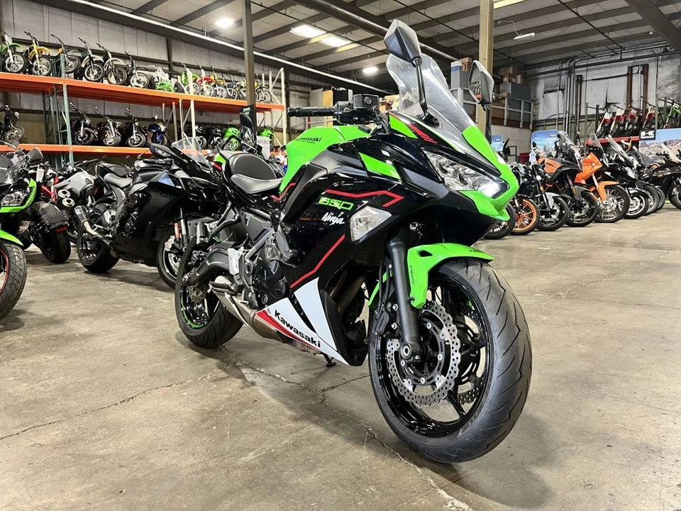2022 Kawasaki Ninja® 650 ABS KRT Edition photo 3