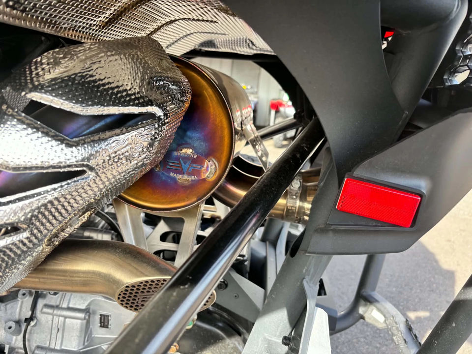 2024 Can-Am Maverick R X rs with Smart-Shox 999T DCT photo 10