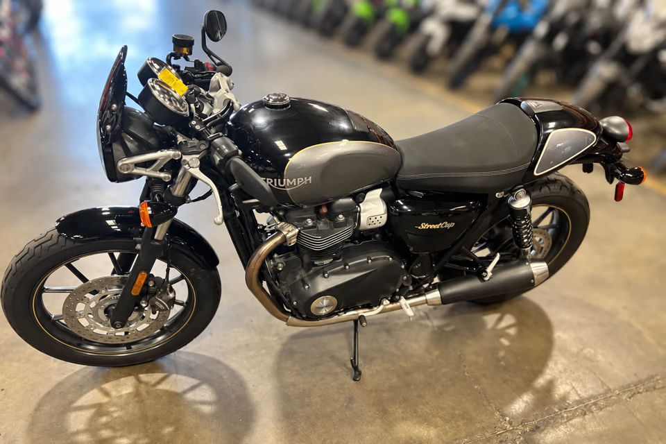 2017 Triumph Street Cup photo 2