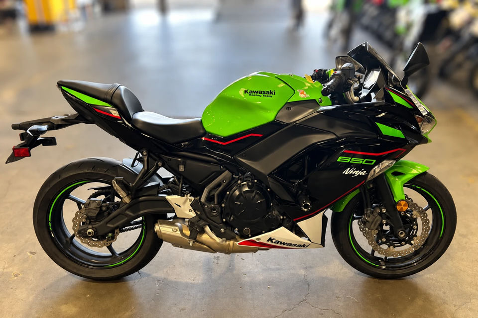 2022 Kawasaki Z650RS photo 2