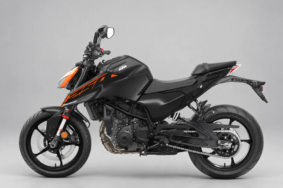 2026 KTM 250 Duke photo 3
