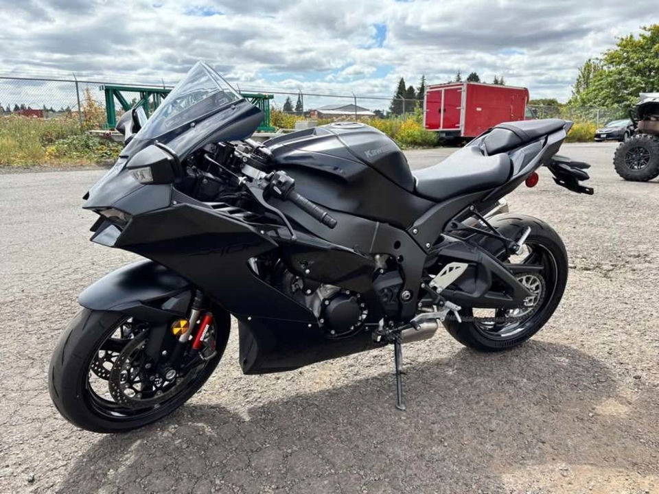 2024 Kawasaki Ninja® ZX™-10R photo 4