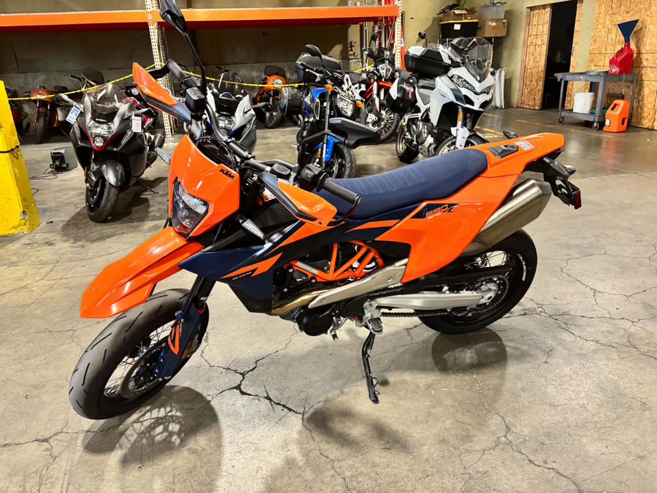 2026 KTM 690 SMC R photo 1
