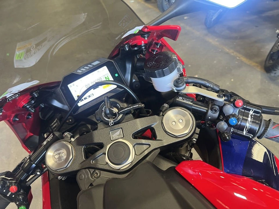 2022 Honda CBR1000RR photo 4