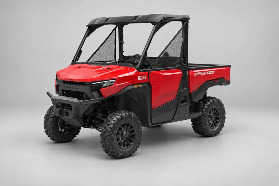2026 Honda Pioneer 1000 Deluxe photo 2