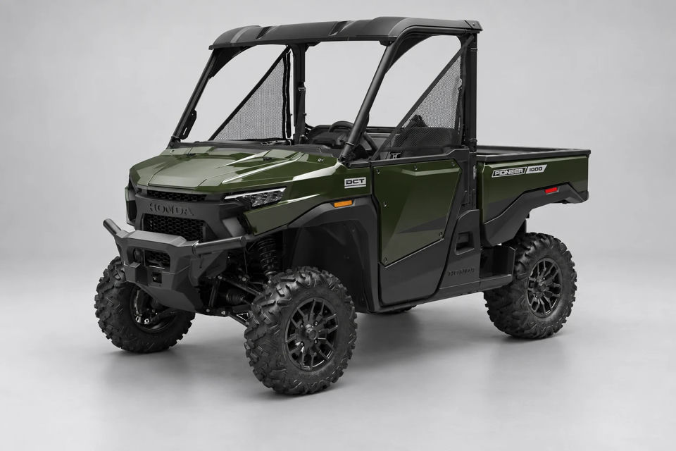 2026 Honda Pioneer 1000 Deluxe photo 1