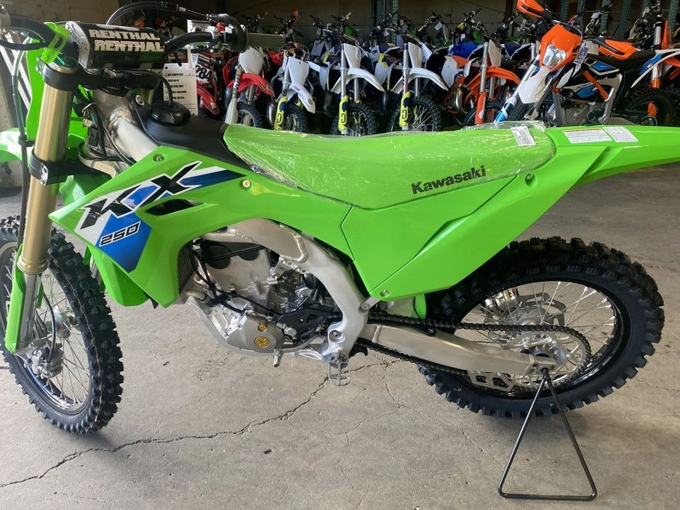 2026 Kawasaki KX™250 photo 3